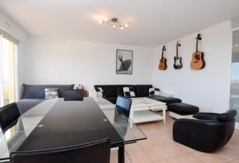 Les 2 Caps Saint Philippe has Balcony rooms