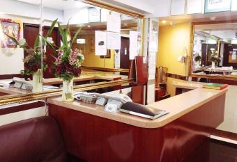 City HK Guest House allows 18 year olds to book a room