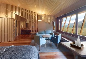 Explora Valle Sagrado allows 18 year olds to book a room