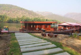 Pae Maldive Erawan has Balcony rooms
