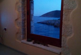 Ampelos Tower has Balcony rooms