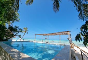 Red Monkey Beach Lodge allows 18 year olds to book a room