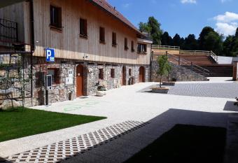 Youth Hostel Arsviva has Balcony rooms