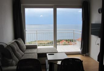 Apartman Zaglav has Balcony rooms