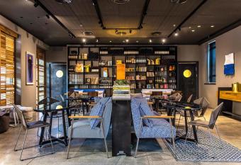 Bezalel Hotel - an Atlas Boutique Hotel allows 18 year olds to book a room