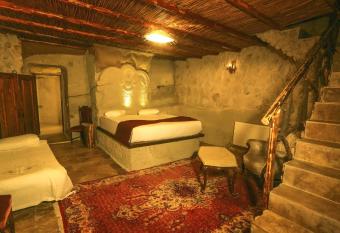 Cappadocia Nar Cave Hotel has rooms with a private hot tub