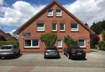 Pension Villa Strandl  ufer allows 18 year olds to book a room