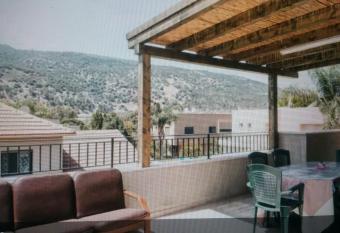 Ilana s Place has Balcony rooms