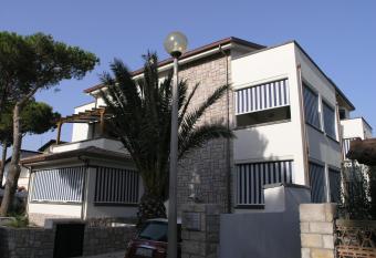 Residence Il Cardellino has Balcony rooms