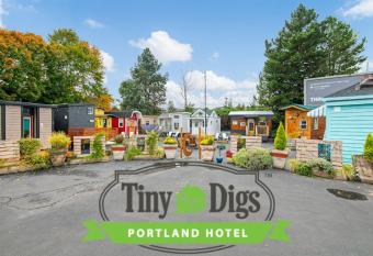 Tiny Digs - Hotel of Tiny Houses has Balcony rooms