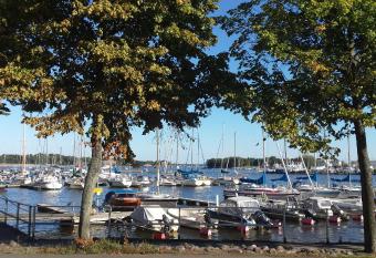 Seaside Downtown Apartment has Balcony rooms