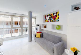 Marina Suite allows 18 year olds to book a room