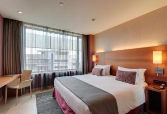 Hotel Badalona Tower allows 18 year olds to book a room