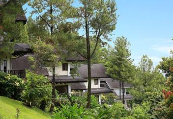 Gunung Geulis Cottages managed by Royal Tulip has Balcony rooms