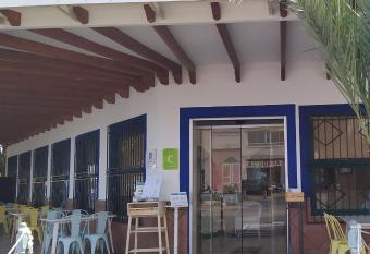 Las Palmeras allows 18 year olds to book a room