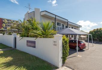 Gladstone Capricorn Apartments has Balcony rooms