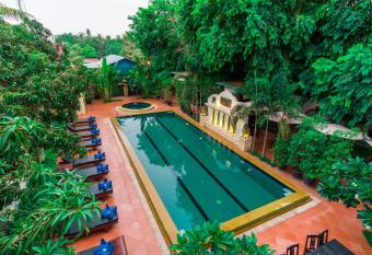 Marvel Holiday Boutique Villa allows 18 year olds to book a room