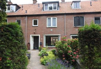 A-Mi-Go-S has Balcony rooms