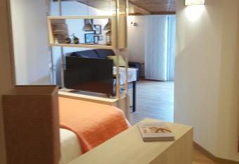 Estudio Atico Ourense allows 18 year olds to book a room