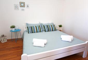 Apartments Tona has Balcony rooms