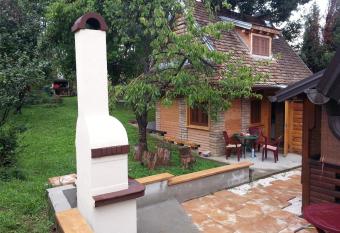 Brvnara Vrdnik 2 has Balcony rooms