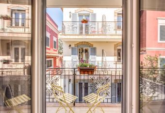 The Bricks Rome has Balcony rooms