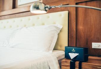 Triple B Boutique Residence has Balcony rooms