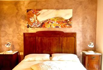 Il Borgo Antico has Balcony rooms