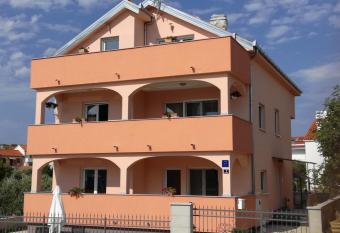 Apartment Juric has Balcony rooms