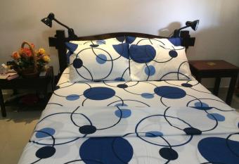 Hotel Pousada Chal   do Coqueiral allows 18 year olds to book a room