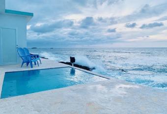 Discovery Inn & Suites at 681 Ocean Drive has Balcony rooms