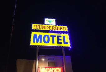 Thunderbird Motel Las Vegas/ New Mexico allows 18 year olds to book a room