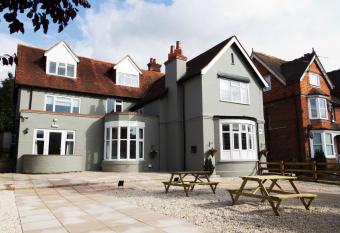 Rye Court Hotel allows 18 year olds to book a room