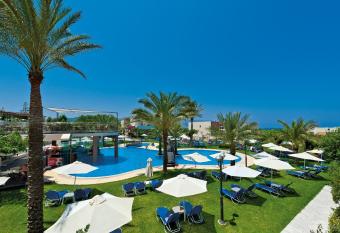 Selini Suites & Waterpark has Balcony rooms