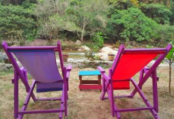 Casa R  o Cuale and River Retreat allows 18 year olds to book a room