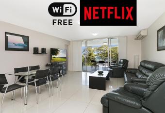 Keith s Sister, 1 of the 4 most popular units on Bribie has Balcony rooms