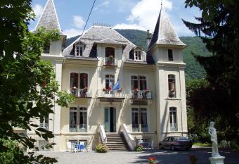 Castel de la Pique has Balcony rooms