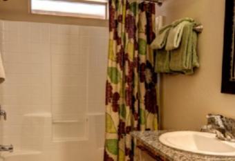 Alpine Aerie has rooms with a private hot tub