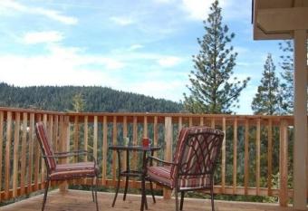 Birds Eye Vista has Balcony rooms