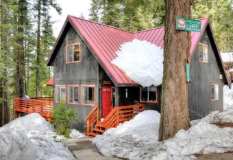 Christmas Cabin has Balcony rooms