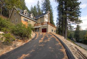 Kildrummy Lodge has Balcony rooms