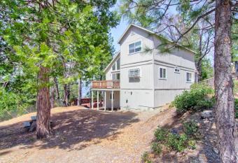 Yosemite Park Place has Balcony rooms