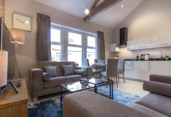 Mansio Suites Basinghall allows 18 year olds to book a room