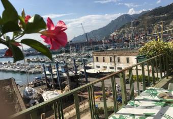 Abitare sul Porto has Balcony rooms