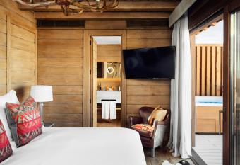 El Lodge, Ski & Spa has Balcony rooms