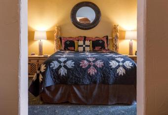 Mariposa Lodge Bed and Breakfast allows 18 year olds to book a room