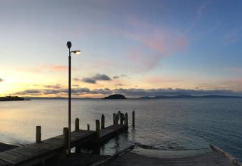 Motutere Bay TOP 10 Holiday Park has Balcony rooms