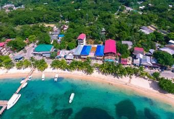 Mr. Tucan Hotel allows 18 year olds to book a room
