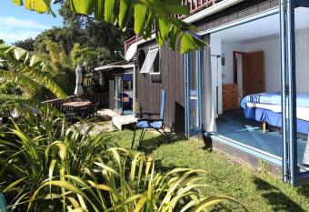 Palm Heights has Balcony rooms