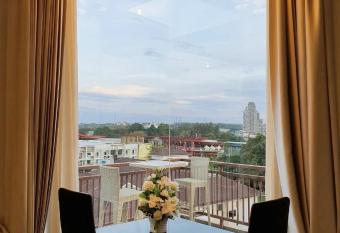 The Sriracha Residence has Balcony rooms